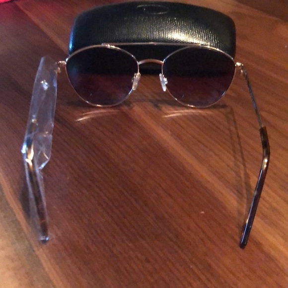 Oscar De La Renta Olivia Sunglasses - Picture 3 of 6